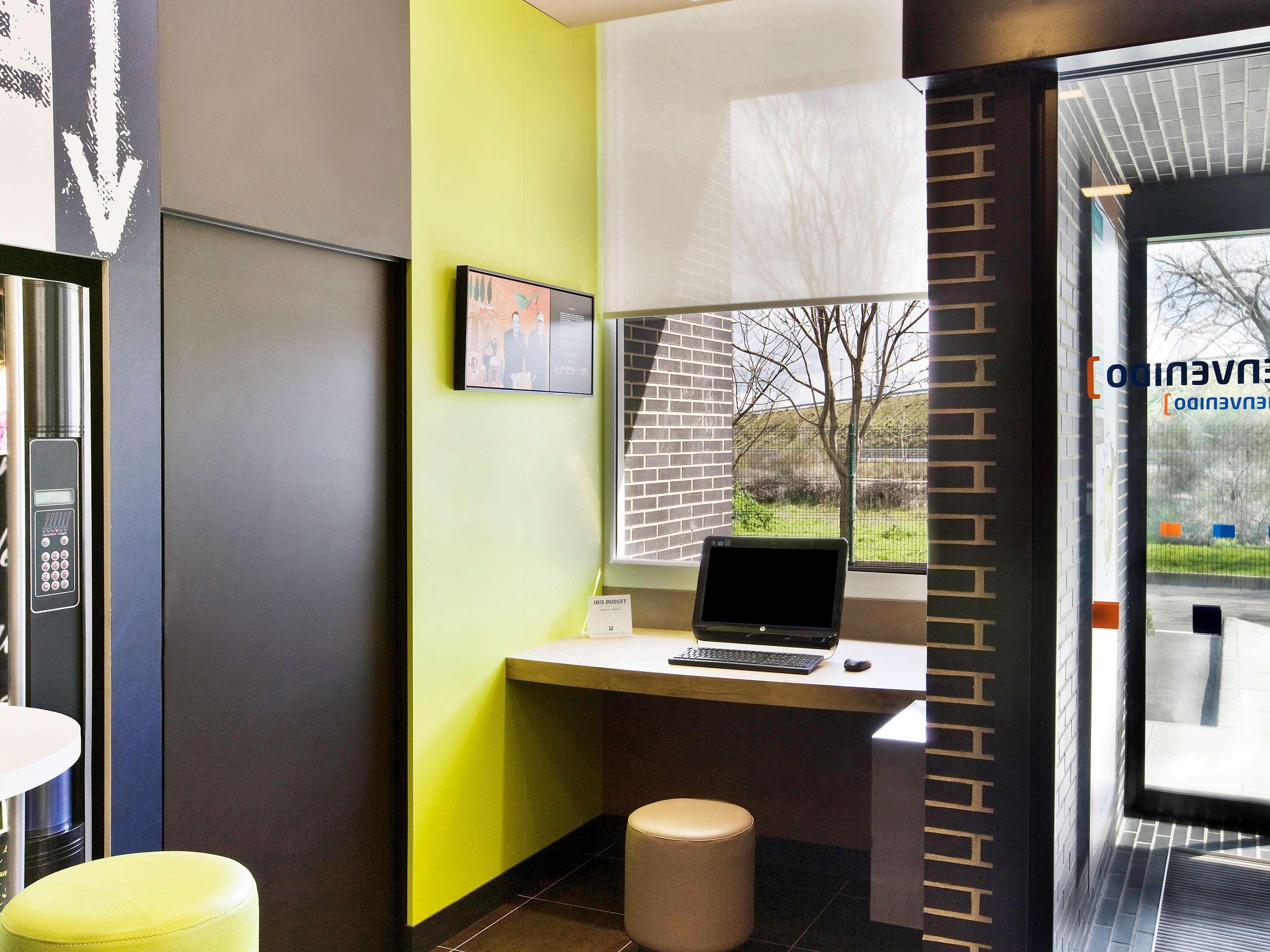 Ibis Budget Madrid Getafe Exterior photo